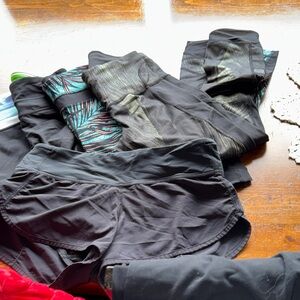 Black Lululemon lot of 5 Athletic Shorts and Leggings Set size 4